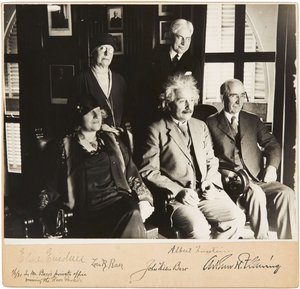 Albert ve Elsa Einstein, John ve Lora Baer ve Arthur H. Fleming, Pasadena, 1 Ocak 1931, 1931. by Unbekannt