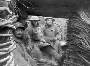Önde bir siperde Amerikan ve Fransız birlikleri, 1917-1918 by Unbekannt