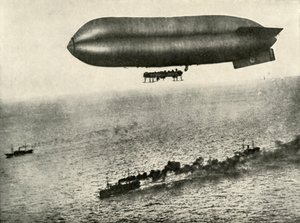 Konvoya eşlik eden bir hava gemisi, 1919. by Unbekannt