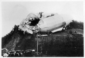 Ordu Zeppelin Z2 LZ5 bir fırtına sırasında Weilburg yakınlarında mahsur kaldı, Almanya, 1910 1933 by Unbekannt