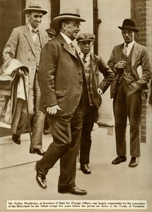 Arthur Henderson, 1929, 1935. by Unbekannt