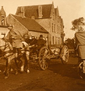 Topçu hattında ilerliyor, c1914-c1918 by Unbekannt