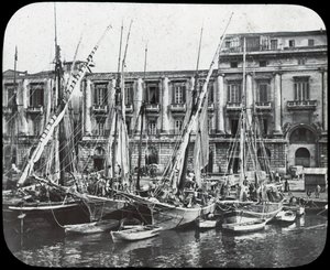 İskelede, Messina limanı, Sicilya, İtalya, 19. yüzyılın sonları veya 20. yüzyılın başlarında by Unbekannt
