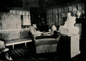 Auguste Rodin Kitapları Arasında 77 Rue De Varenne, c1900 by Unbekannt