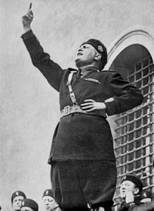 Benito Mussolini, İtalyan faşist diktatör, 1930