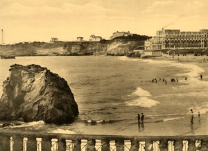 Biarritz - Hotel du Palais ve Körfez, c1930. by Unbekannt