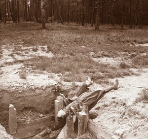 Ölü askerin cesedi, Argonne, kuzey Fransa, c1914-c1918 by Unbekannt