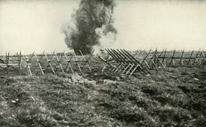 Alman Siperlerini Bombardıman, 1919. by Unbekannt