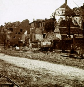 Bombalanmış binalar, Nieuwpoort, Flanders, Belçika, c1914-c1918 by Unbekannt