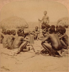 Umlaloose Nehri yakınında bir Konsey tutan Zulu Köyünün Cesurları, Zululand, S.A., 1901 by Unbekannt