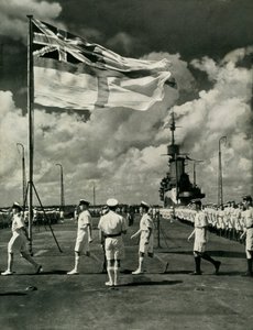 Bir uçak gemisinin güvertesindeki İngiliz denizciler, İkinci Dünya Savaşı, c1943. by Unbekannt