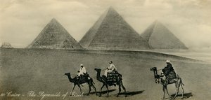 Kahire: Gize Piramitleri, c1918-c1939. by Unbekannt