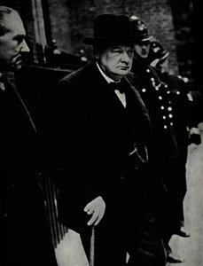 Churchill Başbakan olarak, 1940 dolayları, 1945. by Unbekannt