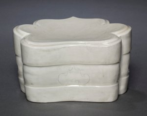 Dalgalı Bulut Yakalı Yastık, 1000