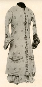 Çiçekler ve yapraklar ile devetüyü brokar ceket ve tam pantolon, c1670, 1937. by Unbekannt