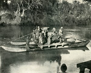 Mbaka Nehri boyunca Motorlu Taşıma Taşıma, Alman Doğu Afrika, 1919. by Unbekannt