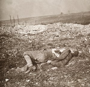 Ölü Alman askeri, Verdun, kuzey Fransa, c1914-c1918. by Unbekannt