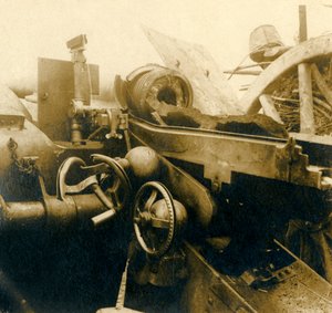 Yok edilen top, c1914-c1918 by Unbekannt