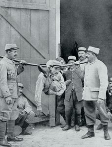 Önde dikkat dağıtıcı şeyler, insan yılanı, Fransa, I. Dünya Savaşı, 1915 by Unbekannt