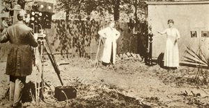 Eugene Lauste, ilk birleşik hareketli görüntü ve sesi kaydediyor, c1905, 1935. by Unbekannt