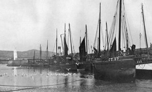 Port St Mary limanındaki balıkçı tekneleri, Man Adası, 1924-1926 by Unbekannt