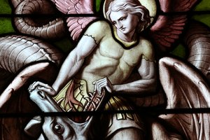 Cenevre, Cenevre, İsviçre, le 5/7/2015 - Cenevre Notre-Dame Bazilikası. Vitray pencere. Melek, Şeytan