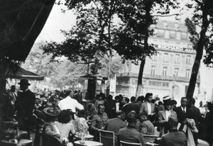 Alman ordusu subayları Cafe de la Paix