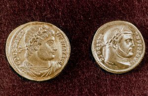 Roma İmparatorları Büyük Konstantin ve Diocletianus