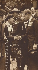 Kanadalı Bir Anneyi Selamlamak, 1937 by Unbekannt