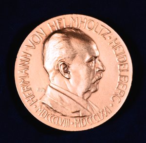Hermann Ludwig Ferdinand von Helmholtz, Alman fizikçi ve fizyolog, 1907 by Unbekannt