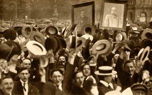 Hoch the Kaiser!: sokaklarda tezahürat yapan kalabalık, Berlin, Almanya, 4 Ağustos 1914, 1933. by Unbekannt