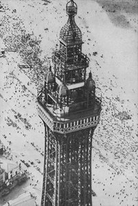 Tatilciler Havalara Çıkıyor, c1935 by Unbekannt