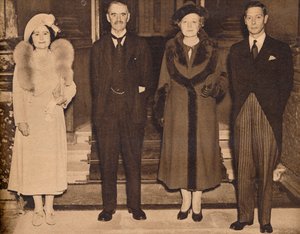 Home Again - Kral, Kraliçe, Bay ve Bayan Chamberlain ile, 1938, 1938 by Unbekannt