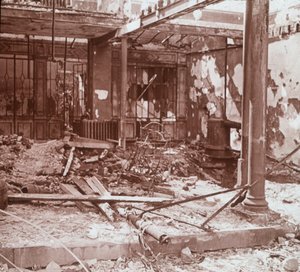 Kafenin içi, Albert, kuzey Fransa, c1914-c1918 by Unbekannt