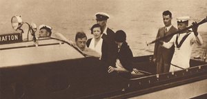 Kral Edward Rab Adasından Yatına Dönerken, 1937 by Unbekannt