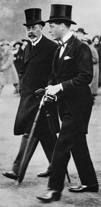 Kral George V ve oğlu Windsor Dükü Prens Edward, 1930