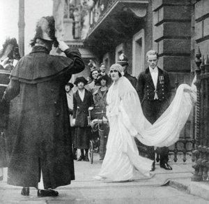 Leydi Elizabeth Bowes-Lyon, 26 Nisan 1923, Westminster Abbey