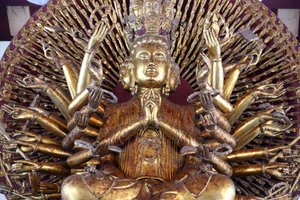 Linh Ung budist pagodası. Bin silahlı Avalokitesvara, Merhametin Bodhisattva