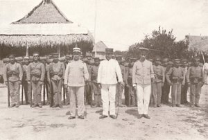 Madeira-Mamore Demiryolu: Bolivya-Brezilya sınırında: Bolivya subayları ve askerleri, 1914 by Unbekannt