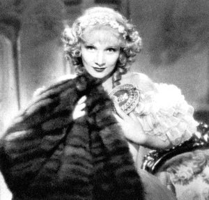 Marlene Dietrich, Almanya doğumlu Amerikalı aktris, 1934-1935 by Unbekannt