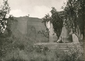 Meingoon Pagoda ve Büyük Çan, 1900. by Unbekannt