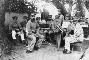Tokushima Eyaletindeki bir Alman Bando POW kamp orkestrasının üyeleri, c. 1917. by Unbekannt