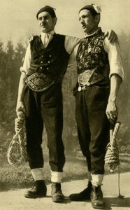 Geleneksel kıyafetli erkekler, Mühlviertel, Yukarı Avusturya, c1935. by Unbekannt