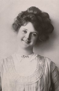 Bayan Billie Burke, 1884-1970, c1930. by Unbekannt