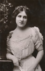 Bayan Edna May, 1878-1948, c1930. by Unbekannt