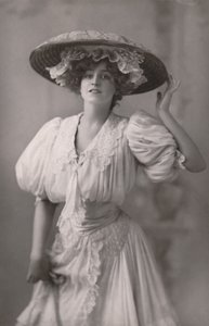 Bayan Gabrielle Ray, 1883-1973, c1930. by Unbekannt