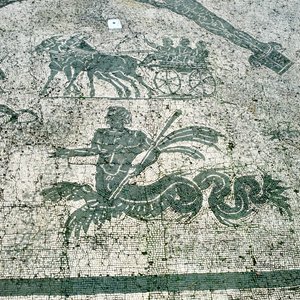Mozaik, yolcularla katırların çektiği arabalar, Cisarii. MS 1. Yüzyıl by Unbekannt