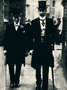 Bay Lewis Harcourt ve Bay Churchill, c1900, 1945. by Unbekannt