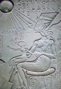 Nefertiti ve iki kızı by Unbekannt