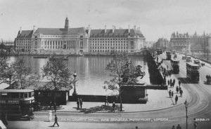 New County Hall ve Boadicea Anıtı, Londra, c1925 by Unbekannt